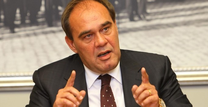 Demirören: 6 hakem devri bitti