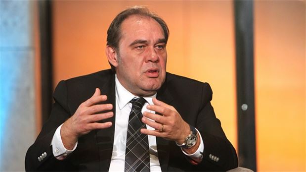 Demirören ameliyata alındı