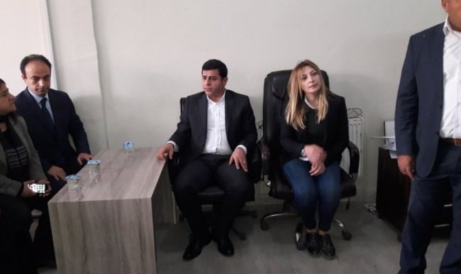 Demirtaş Cuma'dan sonra terörist taziyesine gitti