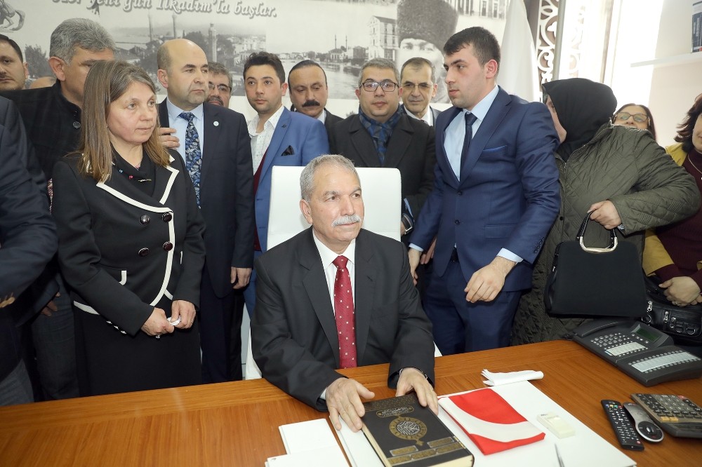 Demirtaş koltuğa oturdu 