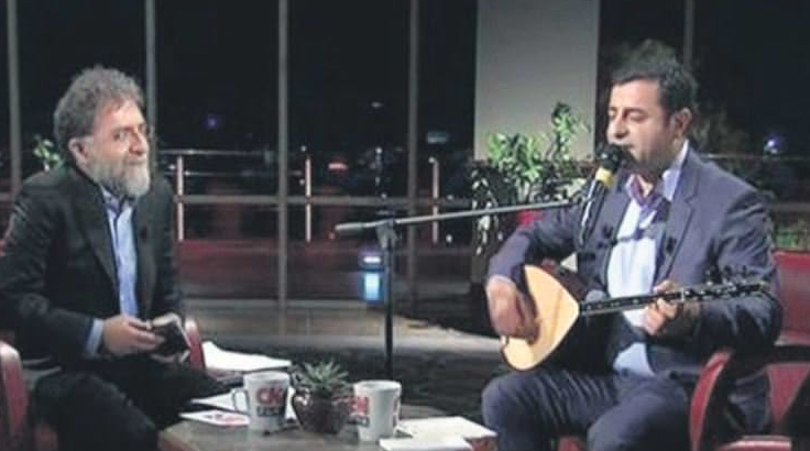 Demirtaş’a saz çaldıran Ahmet Hakan'ın kafasına yeni dank etti! He şunu bileydin