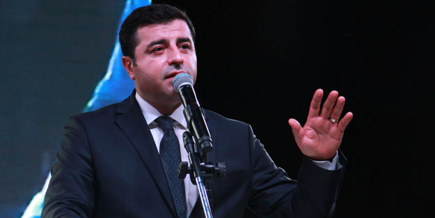 Demirtaş'tan boyundan büyük sözler!