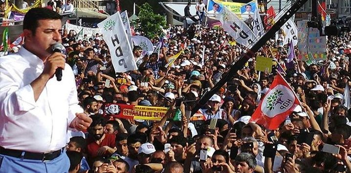 Demirtaş'tan HDP'lilere: Aptallık etmeyin