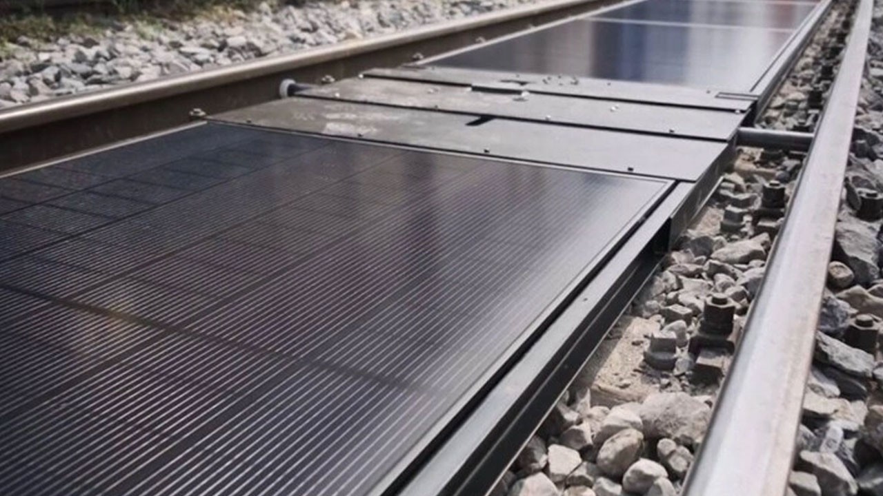 Demiryollarında Mobil Güneş Enerjisi Dönemi