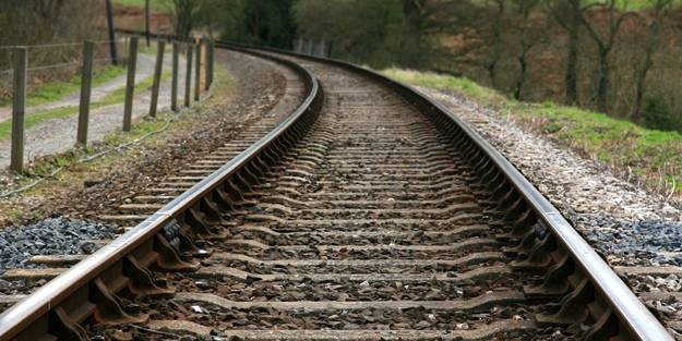 Demiryolunda araç kullanan kişiye 15 ay hapis cezası!