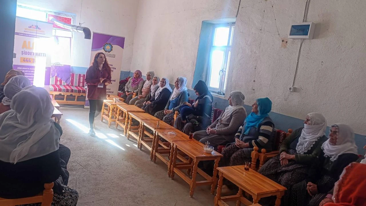 DEM’li Belediyeler Yol ve Su Değil ‘Toplumsal Cinsiyet Hizmeti' Veriyor!