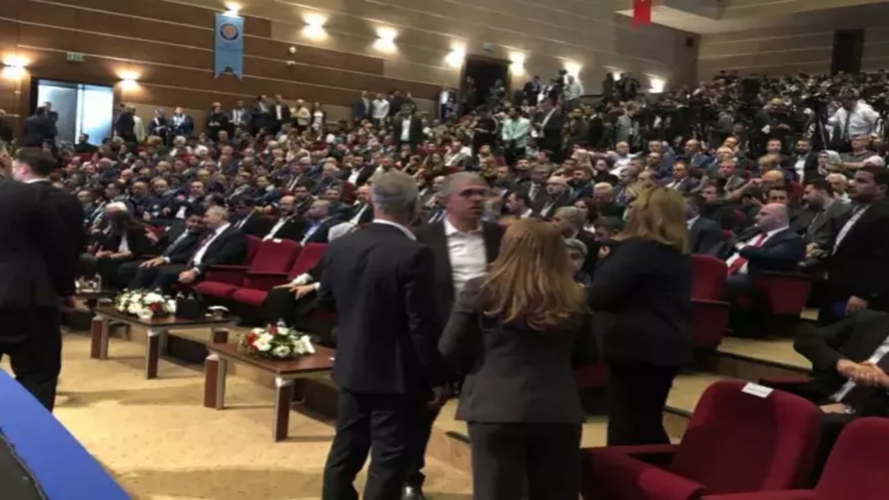 DEM’li eş başkanlara salonu terk ettiren kriz! Arkalarına bile bakmadılar