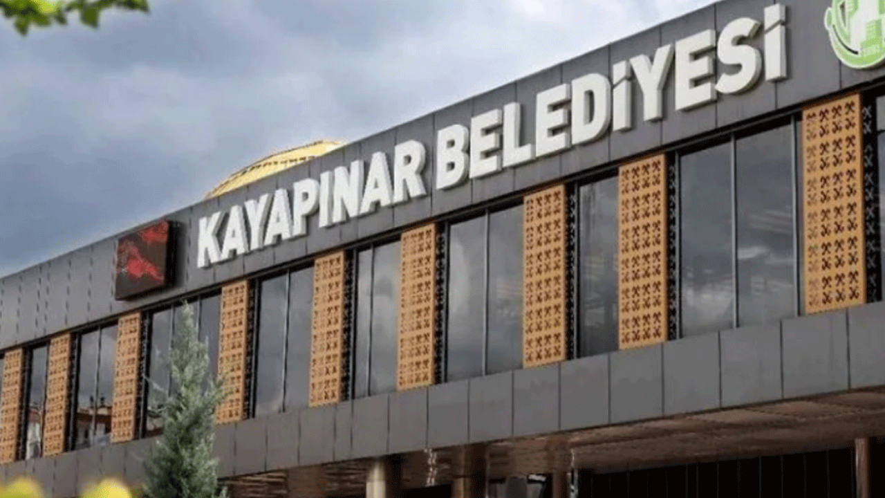 DEM’li Kayapınar belediyesi CHP’nin izinde: Kamunun parası heykele festivale!