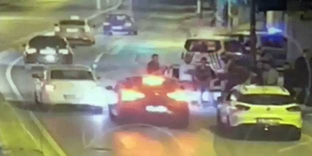 Denetim noktasına dalan sürücü bekçiye çarptı