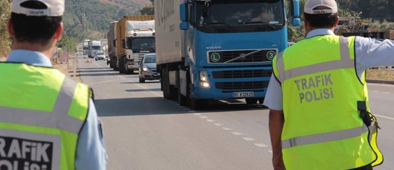 Denetim yapıldı, 30 araç trafikten men edildi!
