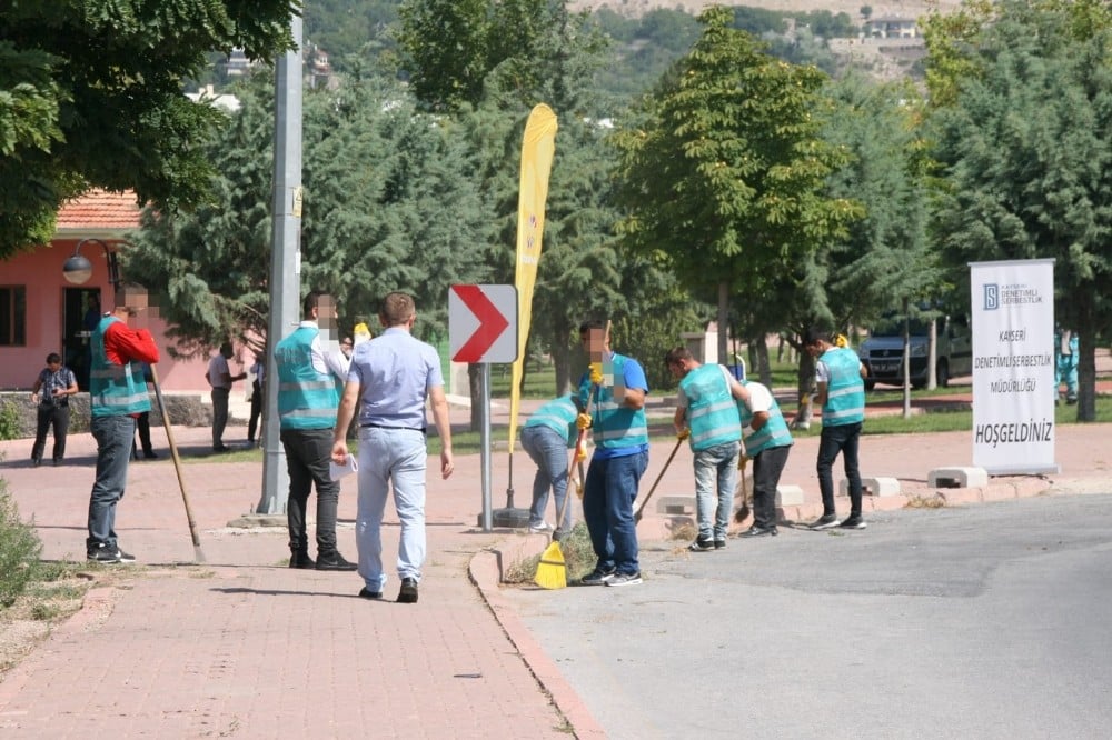 Denetimli Serbestlik Temiz Çevre Projesi’nde yeşil alanlar temizleniyor 