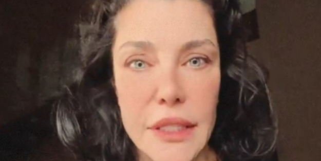 Deniz Akkaya ‘Geldik 2. raunda’ diyerek ailesini suçladı: ‘Teyzem bizi dayak atarak büyüttü!’