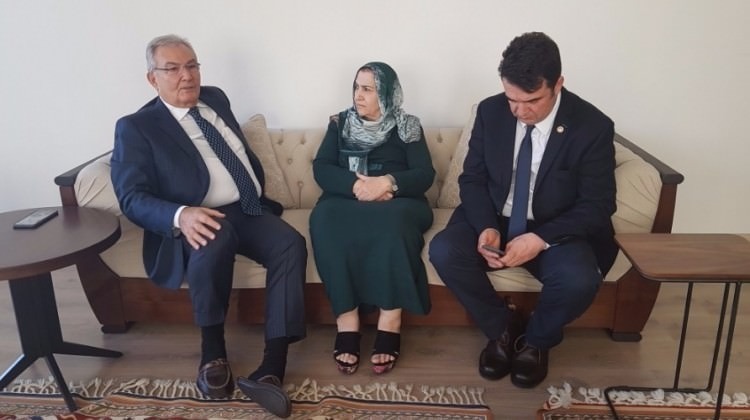 Deniz Baykal Ahmet Türk'ün eşiyle görüştü