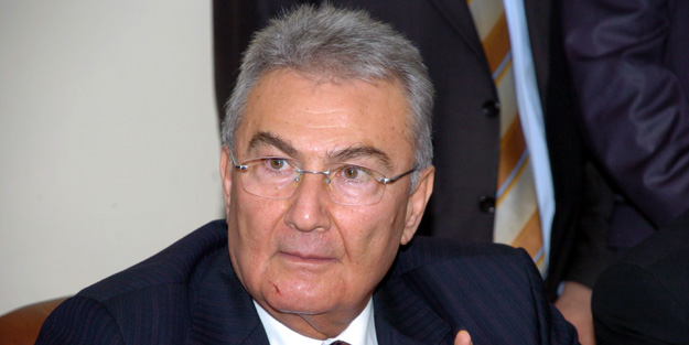 Deniz Baykal için şeref defteri açıldı