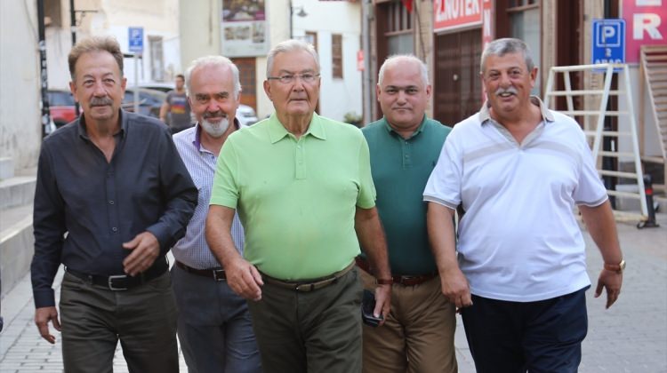 Deniz Baykal kovuldu mu? Yanındaki vekil tek tek anlattı
