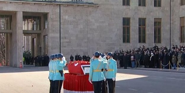 Deniz Baykal toprağa verildi