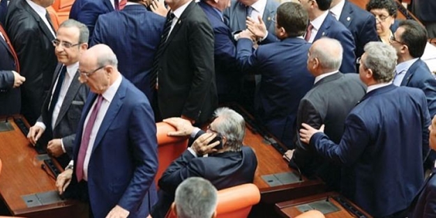 Deniz Baykal'a etten duvar!