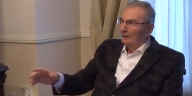 Deniz Baykal'dan CHP'yi kızdıracak Libya açıklaması