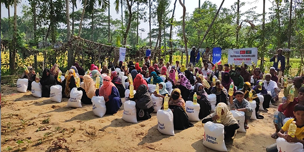 Deniz Feneri’nden 50 bin çocuğa bayramlık 20 bin yetime bayram harçlığı