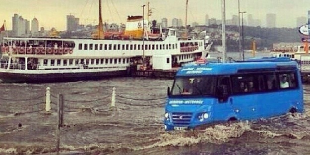İstanbul'da deniz ile kara birleşti