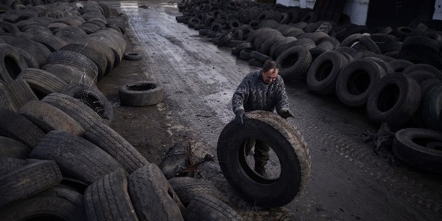 Deniz kirliliğinin en büyük nedeni elbiseler ve tekerlekler