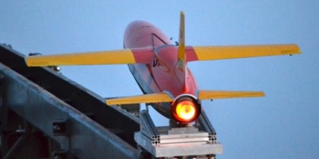 Deniz Kuvvetleri Şimşek'i başarıyla vurdu