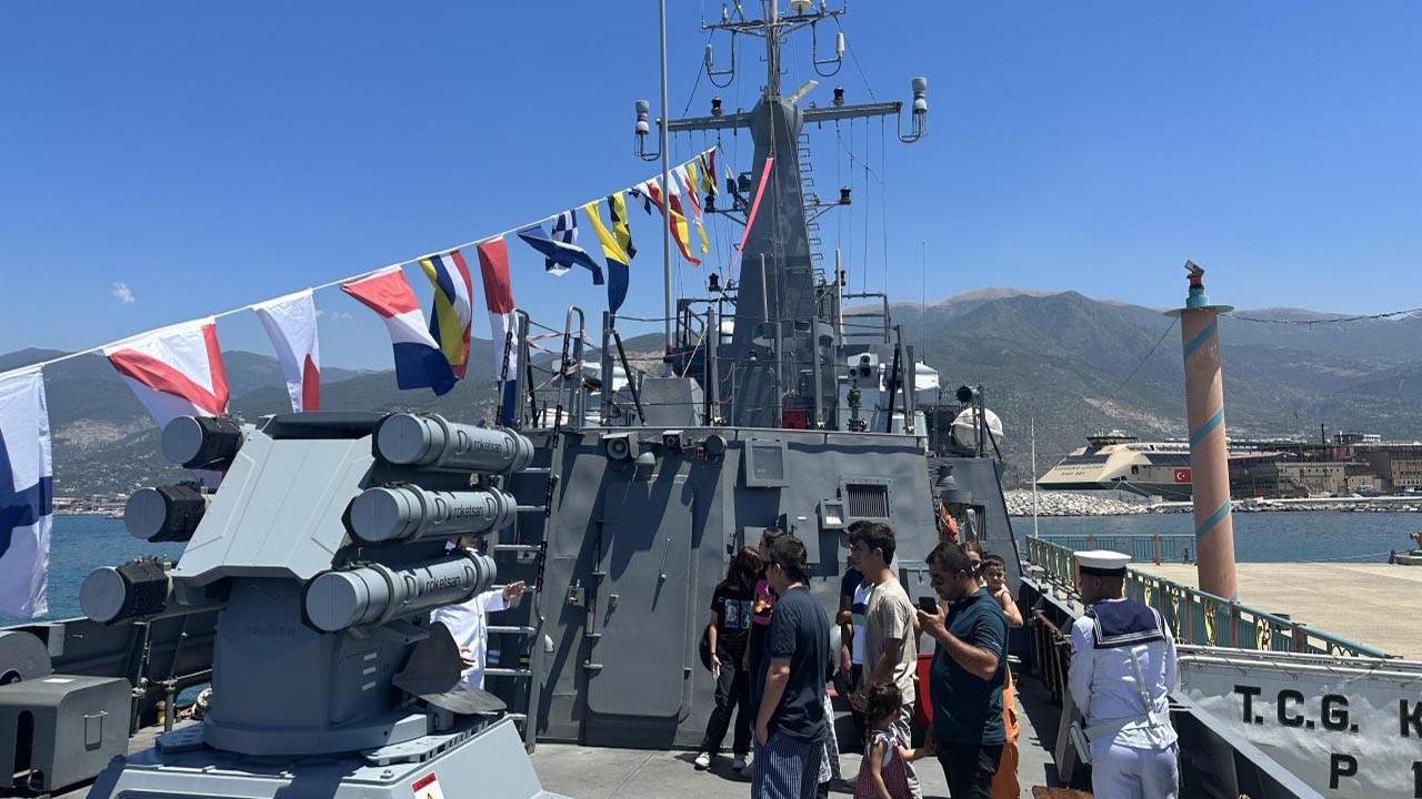 Deniz Kuvvetleri'nden 23 Nisan'da 23 gemi ile 23 liman ziyareti