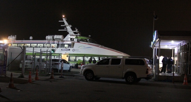 Deniz otobüsünde bomba paniği