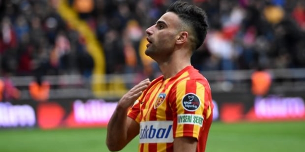 Deniz Türüç adım adım Galatasaray'a!