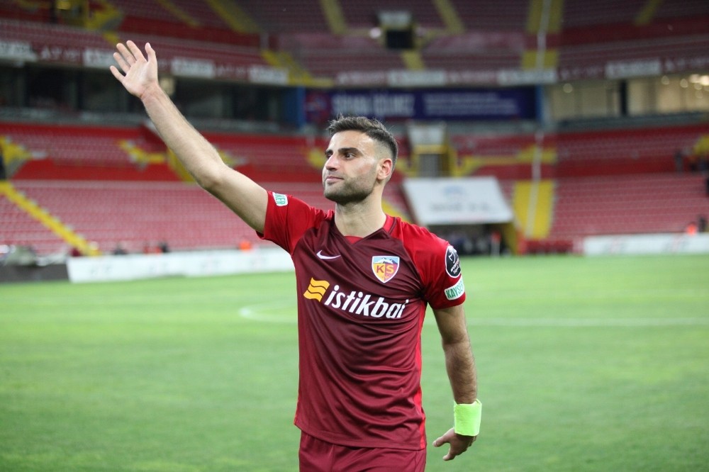 Deniz Türüç Fenerbahçe’yi tercih etti 