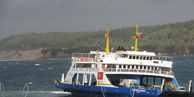 Deniz ulaşımına fırtına engeli! Binlerce kişi için kötü haber: Hava şartları nedeniyle bazı seferler iptal oldu!