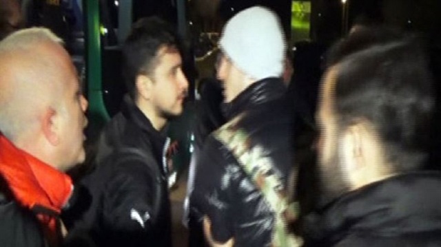 Deniz Yılmaz'a havaalanında tepki: Bursa'yı terk et