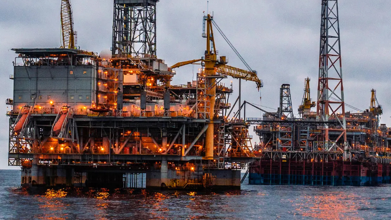 Denizde 100 milyon tonluk petrol ve gaz hazinesi keşfedildi!