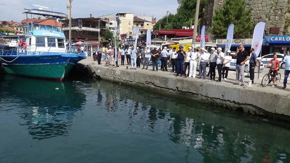 Denize bu kez temizlik için daldılar 