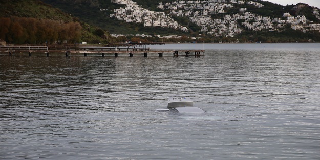 Denize düşen araçtaki 1 kişi hayatını kaybetti, alkollü sürücü gözaltına alındı