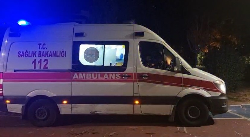 Denize düşen genci, tur teknesinin kaptanı kurtardı