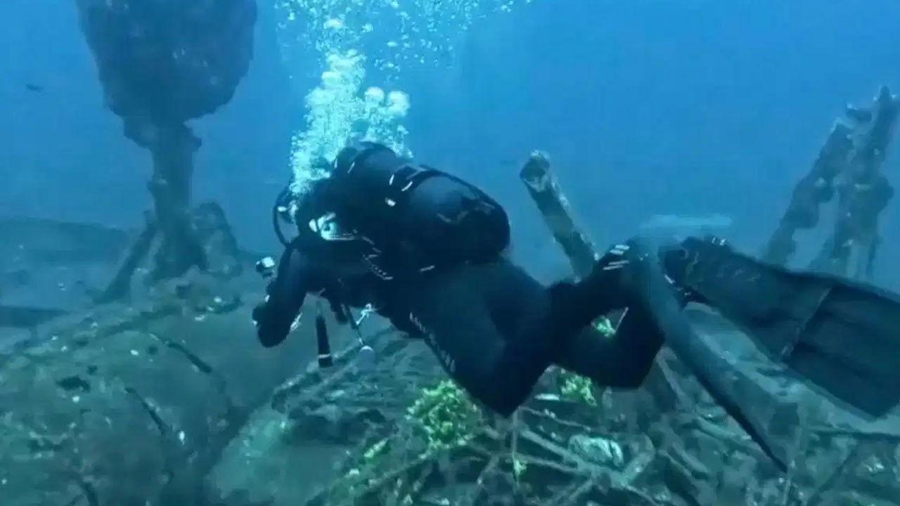 Denizin altında saklı tarih! 18. yüzyıla ait ahşap gemi bulundu