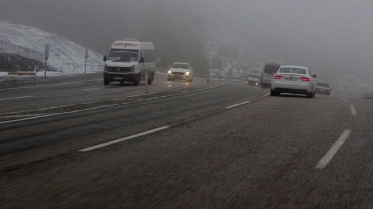 Denizli Antalya karayolu kar sebebiyle kapandı
