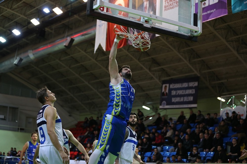Denizli Basket sezonda oynanan 20 maçı da kazanarak tarih yazdı 