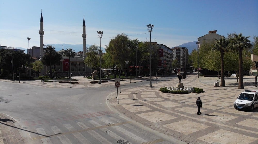 Denizli sokağa çıkma kısıtlaması sonrası hayalet şehre döndü 