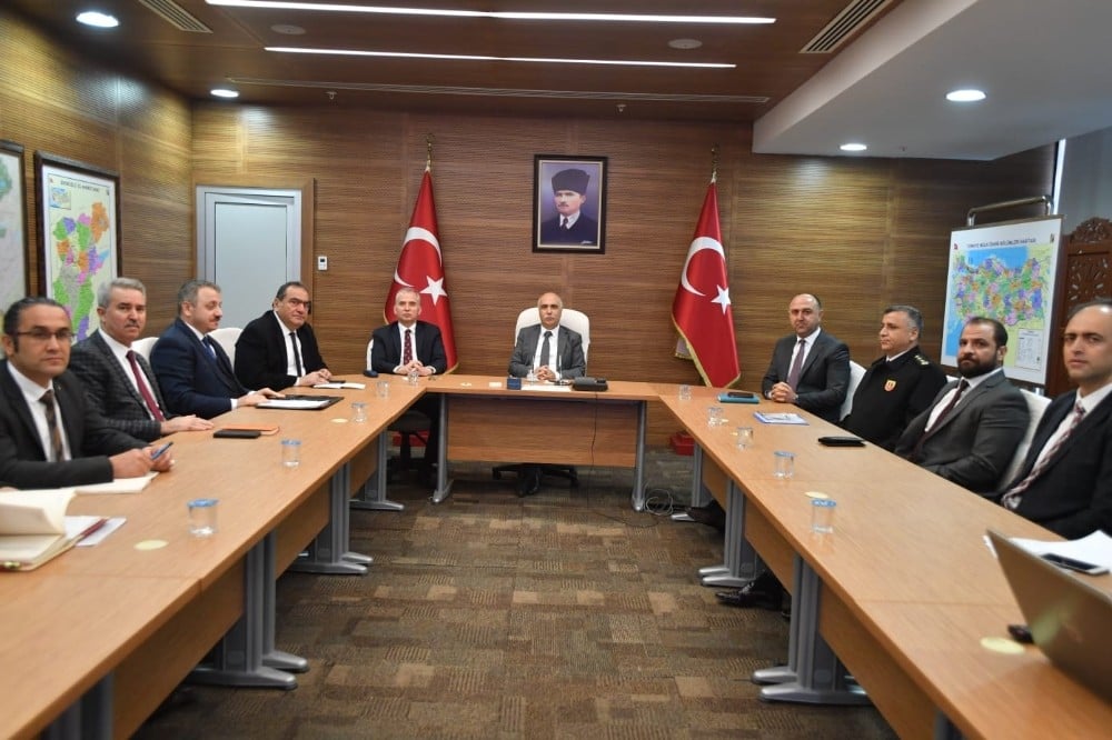 Denizli Valisi Karahan: “Kentte korona virüs şüphelisi 2 hasta var, tedavileri sürüyor” 