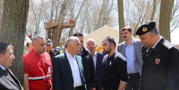 Denizli Valisi Karahan'dan deprem bölgesinde inceleme