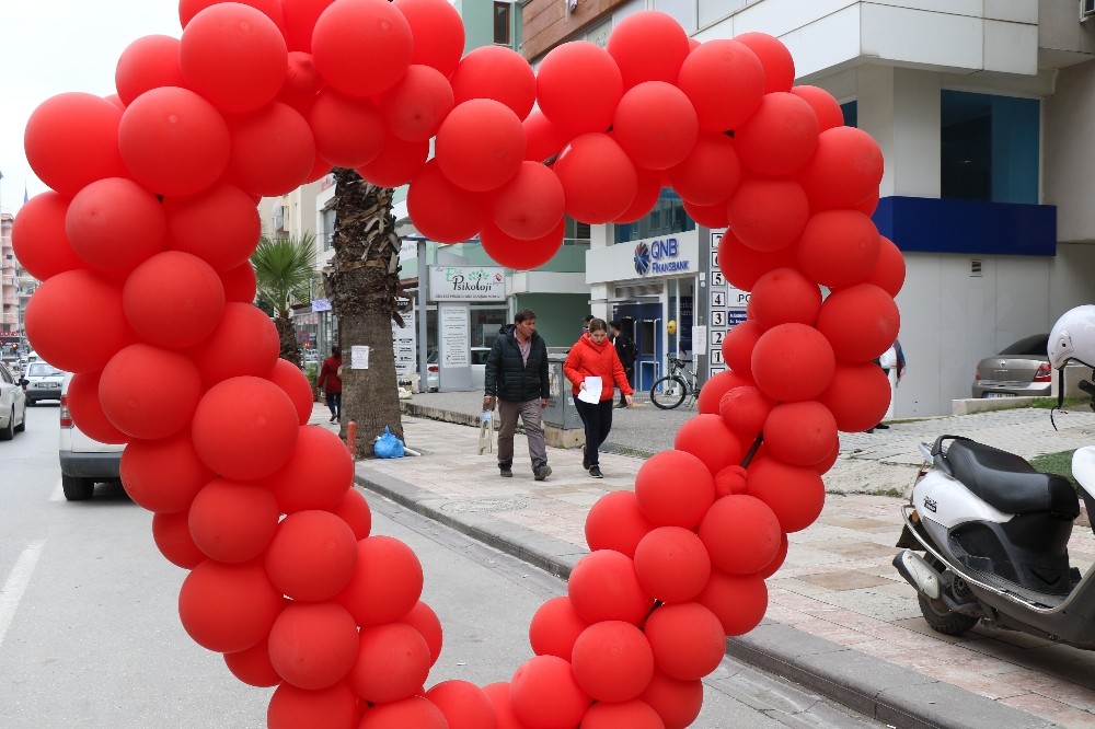 Denizli’de 14 Şubat Sevgiler Günü heyecanı 