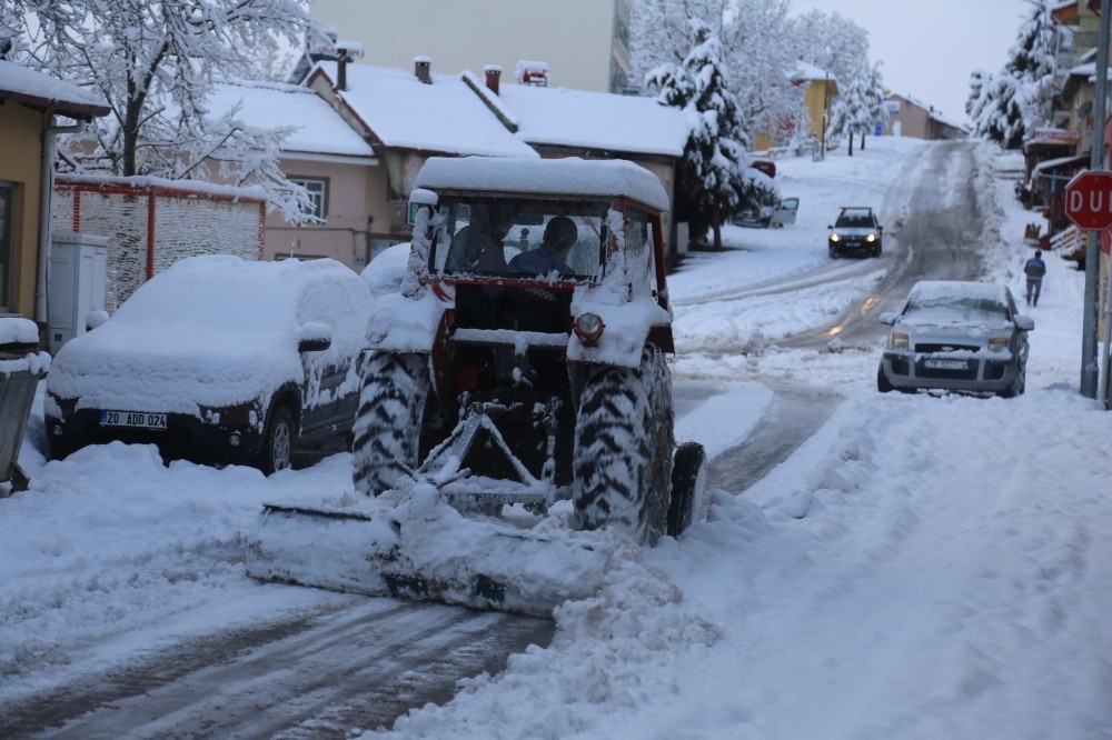 Denizli’de 3 ilçede okullara kar tatili 