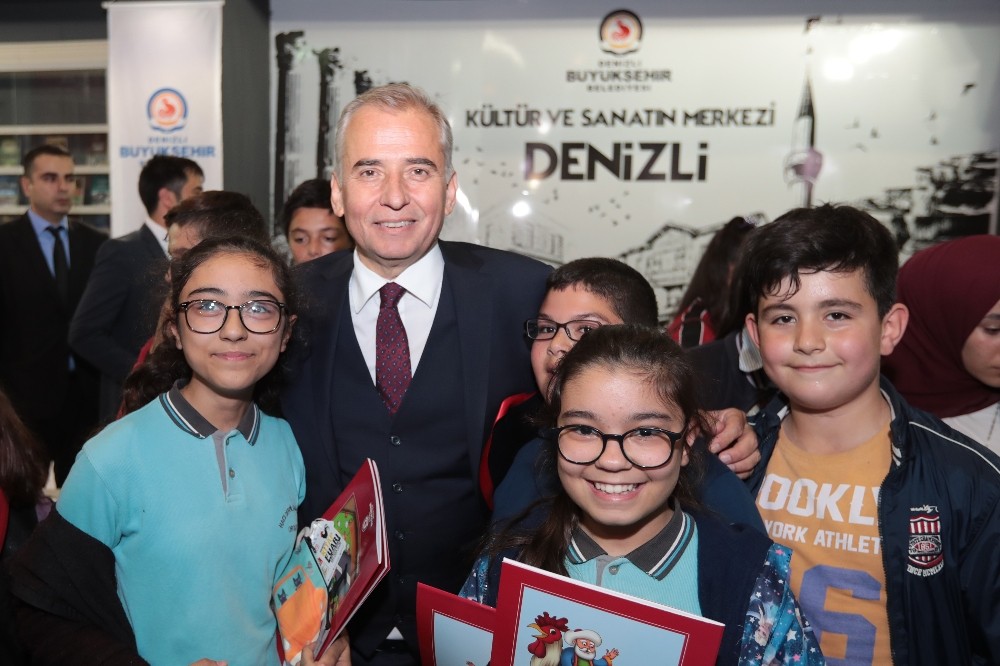 Denizli’de çocuklar kitapla buluşuyor 