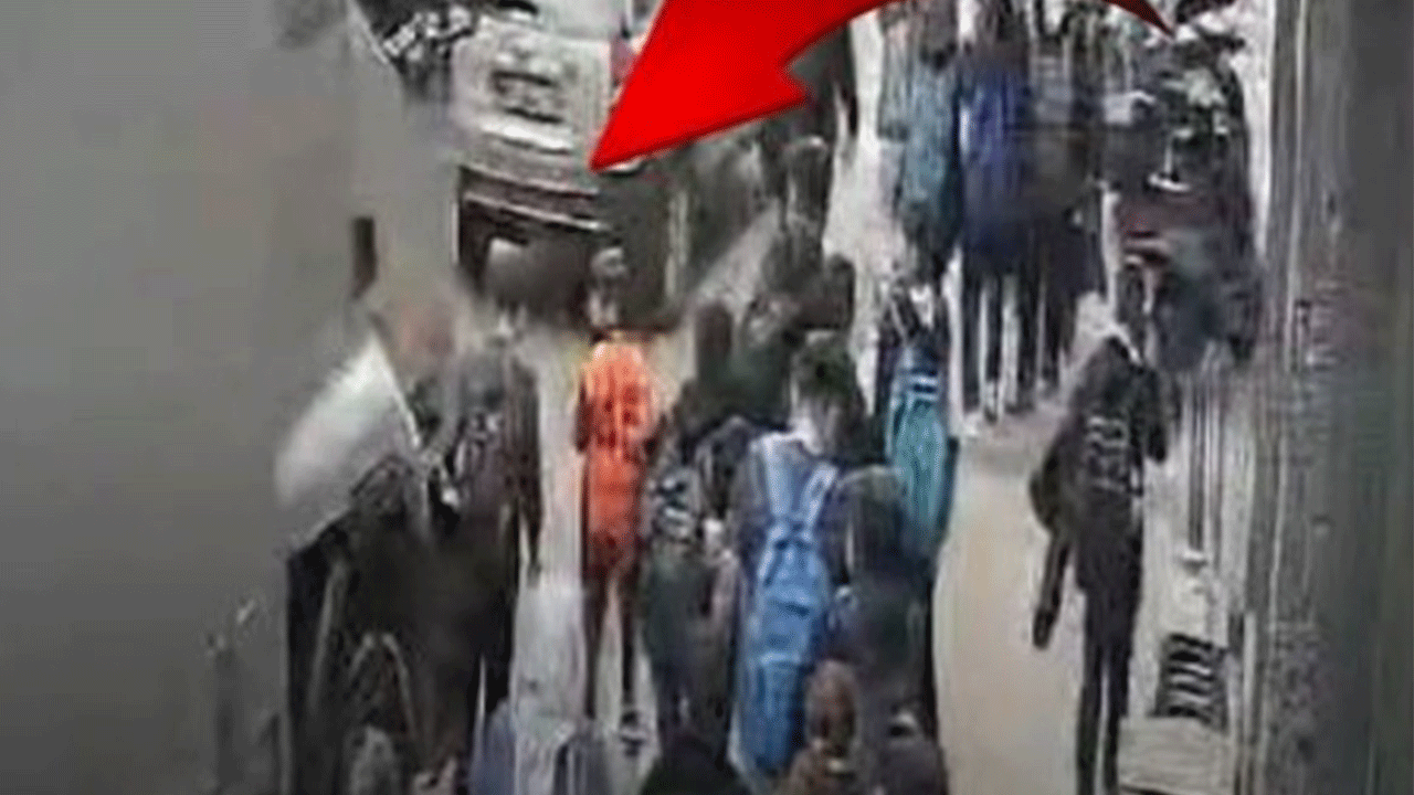 Denizli'de faciaya ramak kaldı! Kaldırımdan birden yola çıktı!