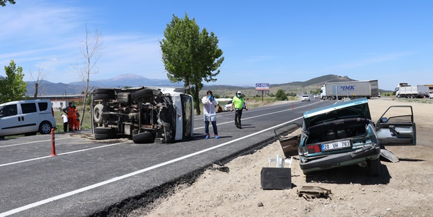Denizli'de feci kaza: Ölü ve yaralılar var