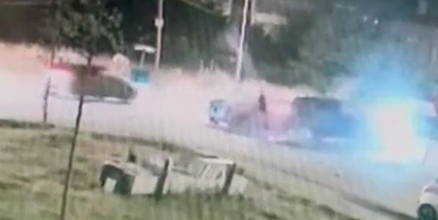 Denizli'de iki araç çarpıştı! Aracın içindeki 6 yaşındaki çocuk yanarak can verdi!