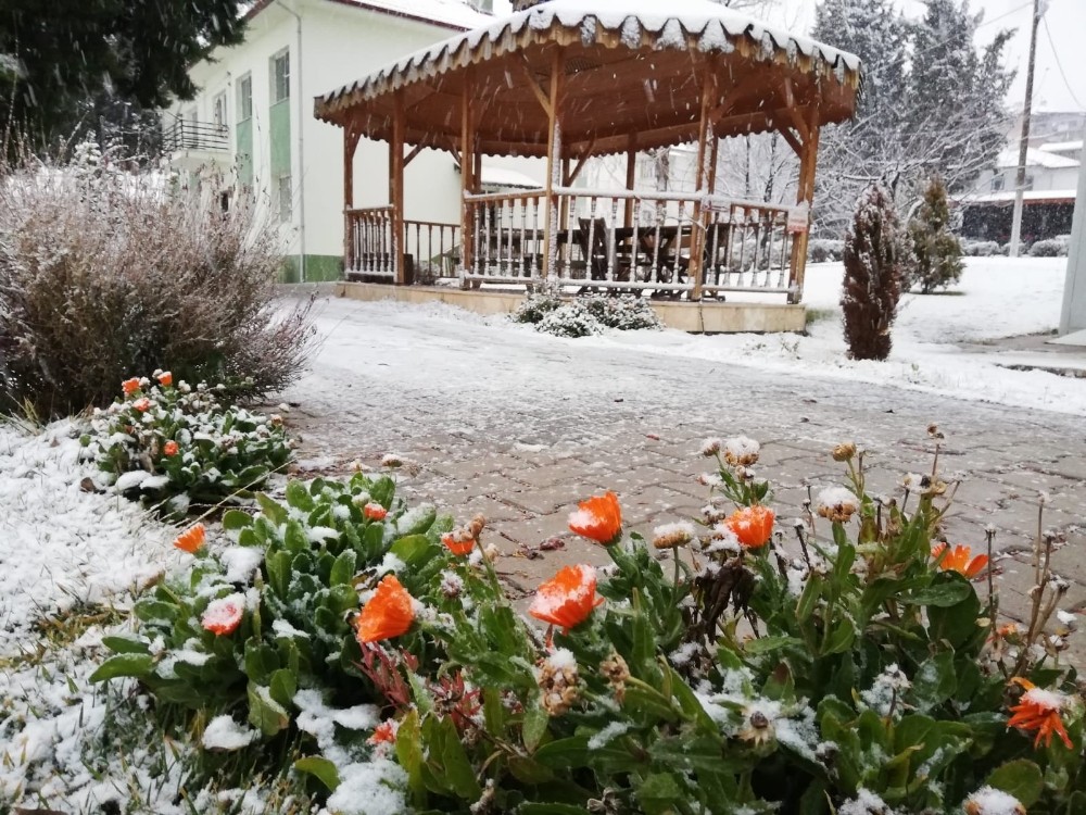 Denizli’de kar yağışı etkisini arttırdı 