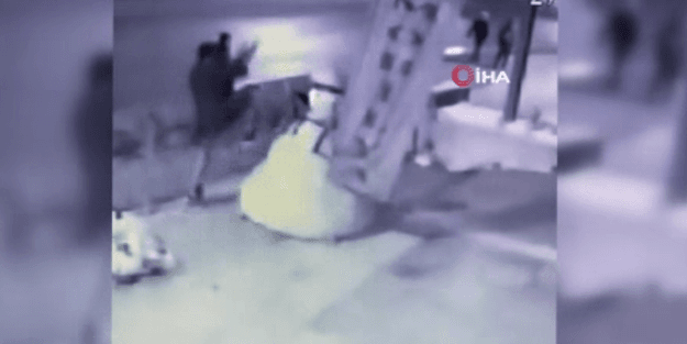 Denizli'de kardan adamı tekme tokat dövdüler!